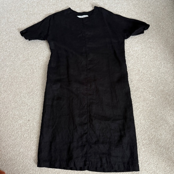 notPERFECTLINEN Dresses & Skirts - notPERFECTLINEN Black Sheath Midi Dress Crew Neck